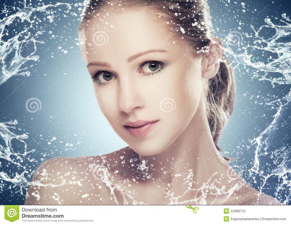 concept-beauty-skin-care-face-beautiful-girl-splashes-water-drops-44999115.jpg